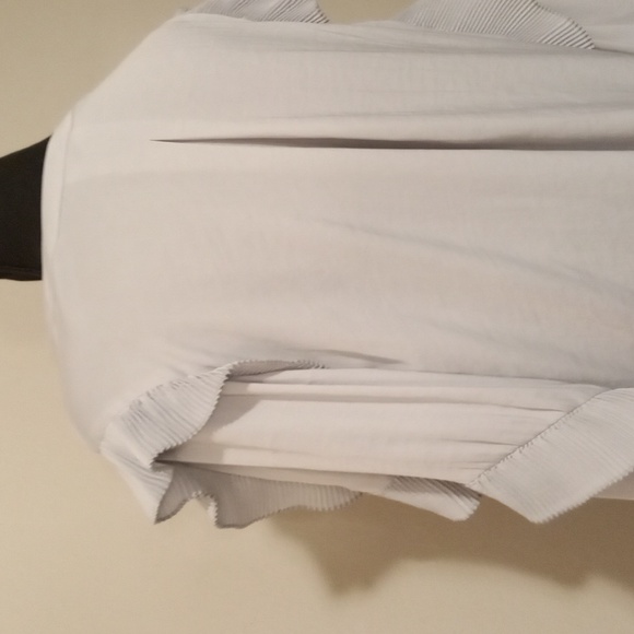 Simply Vera -Vera Wang V Neck Long Sleeve Accordion Ruffle Detail Blouse Size L - Picture 8 of 9